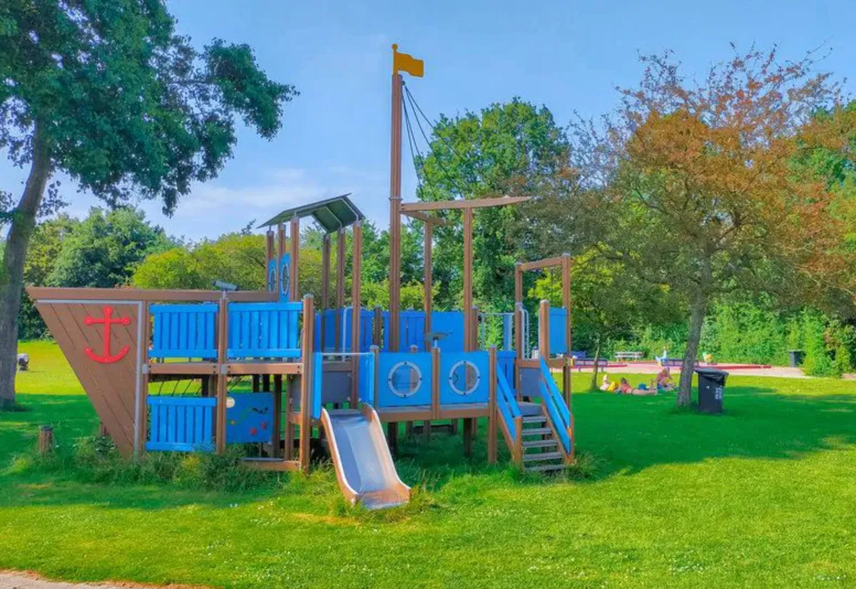 Tijdschrift lezen, spelletjes spelen en andere extra's-image