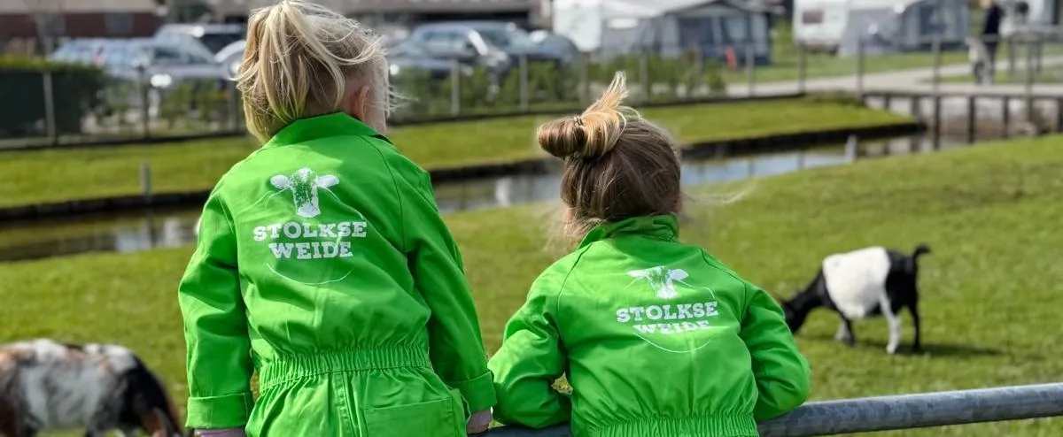 Huur een kinderoverall-image