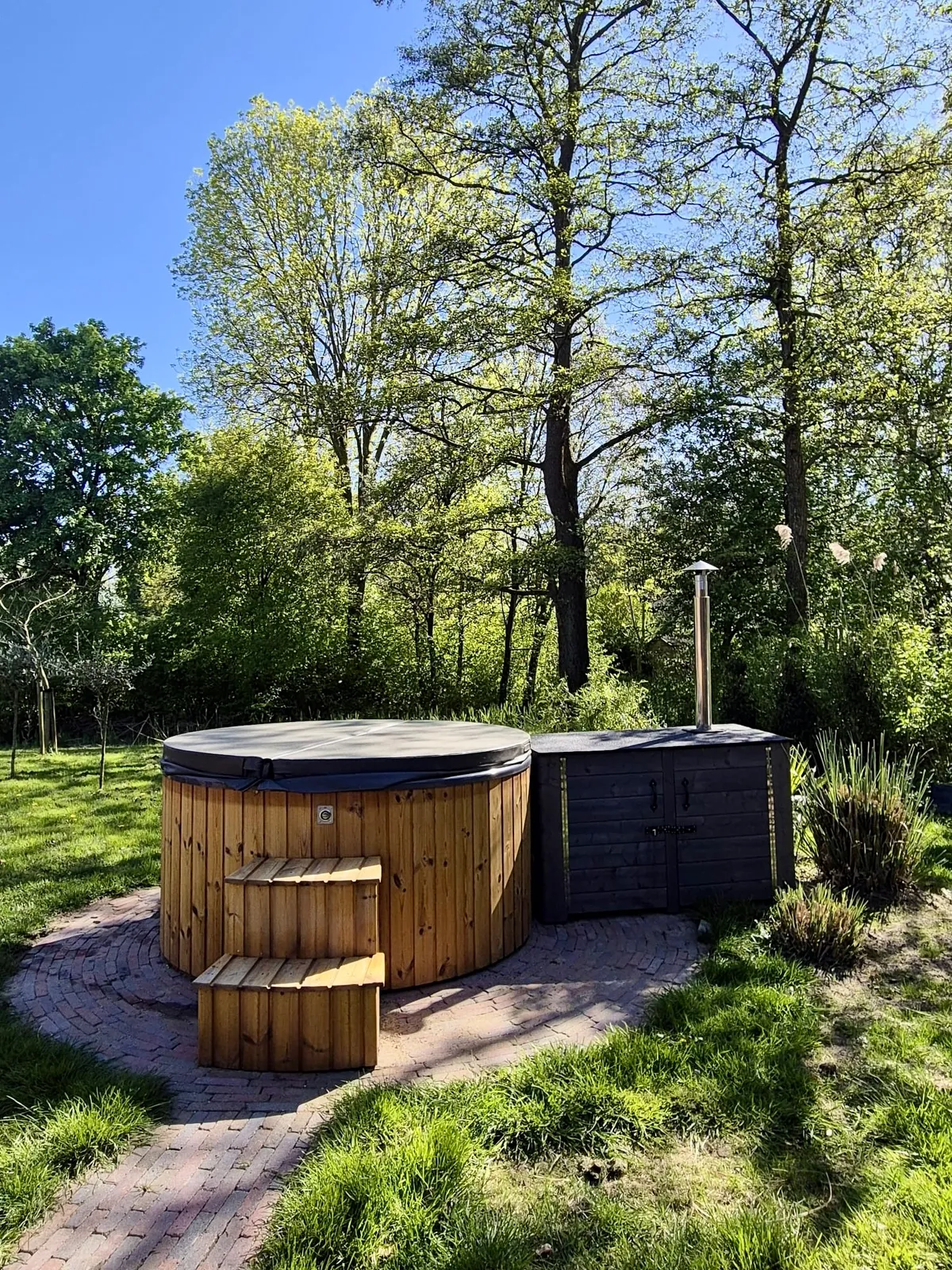 Hottub-image