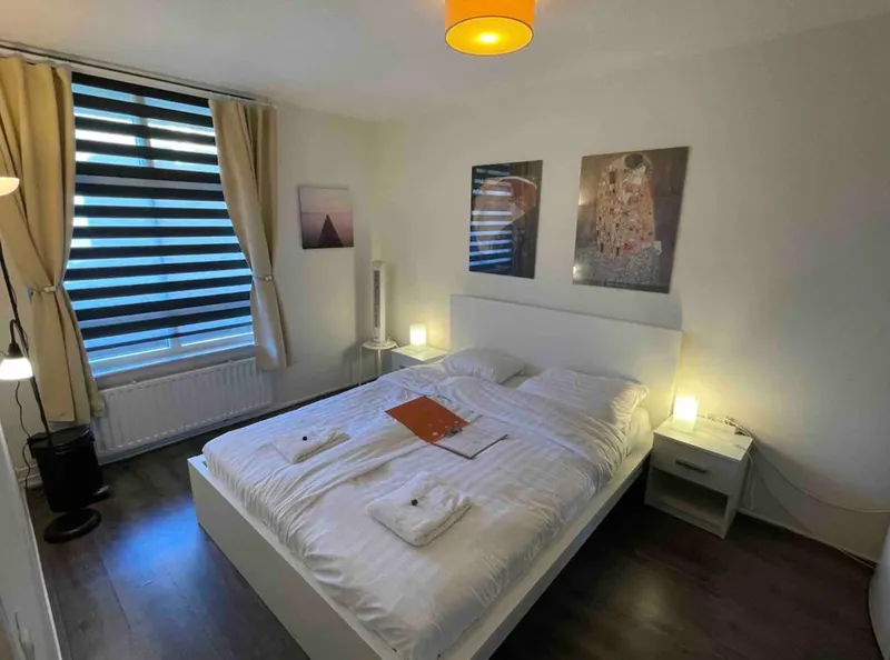 Large private king size bedroom-image