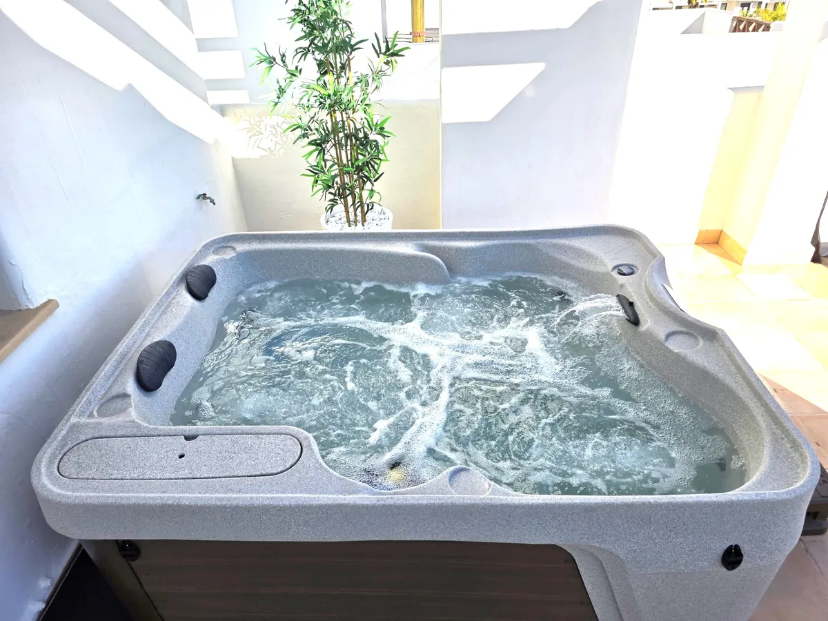 De jacuzzi (graag deze beschrijving goed doornemen voor gebruik)-image