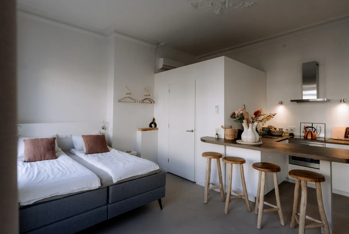 Studio's-image