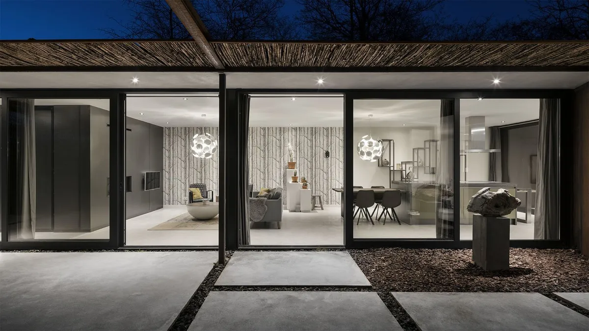 Check in - Check out-image