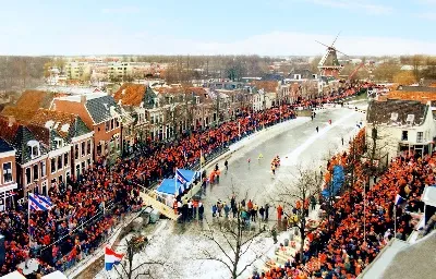 Bekijk de Elfstedentocht vanuit de lucht-image