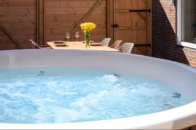 Hottub reserveren-image