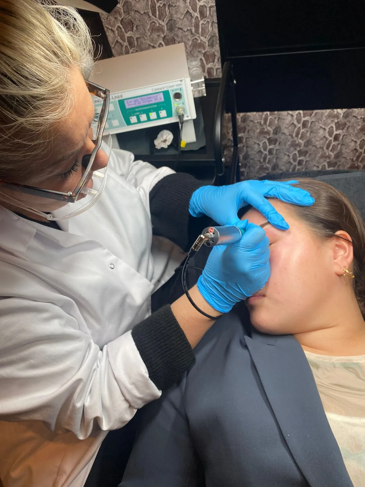 Permanente make-up Stylist Chanti-image