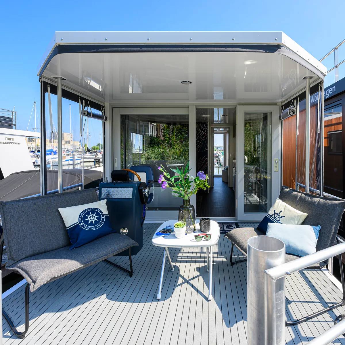 Olav Houseboat-image