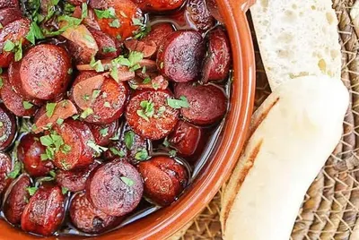 Chorizo al vino-image