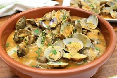 Almejas a la marinera-image