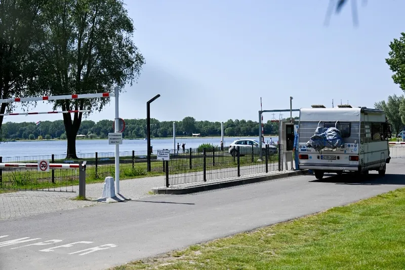 Aankomst en vertrek-image