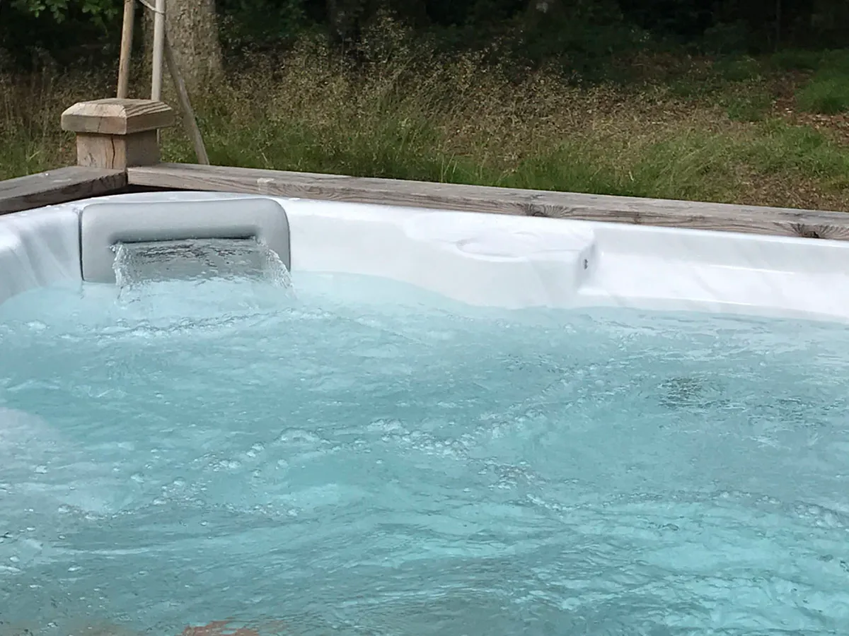 Jacuzzi op het terras Karins Stuga-image