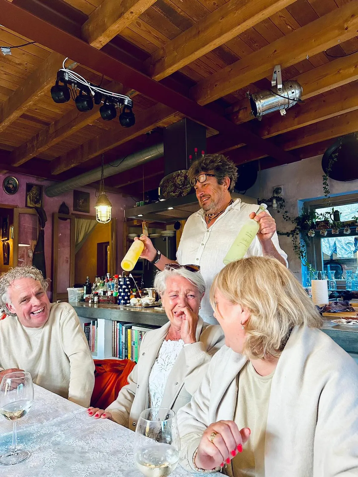 Mediterraane aanschuiftafel-image